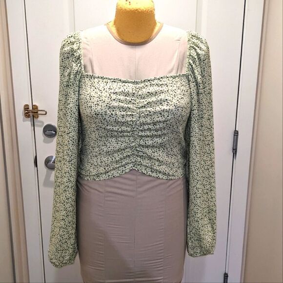 NWT Noisy May XL Briar Ruched Balloon Sleeve Green and Purple Floral Top - Picture 2 of 12